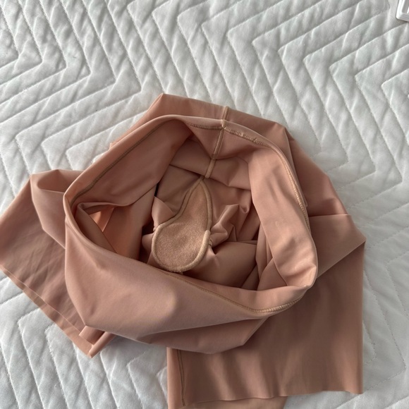 SOMA Lightweight Smoothing Short Large Nude - Picture 4 of 6